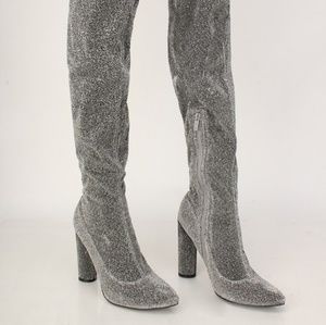 I am buying and selling clothes and shoes